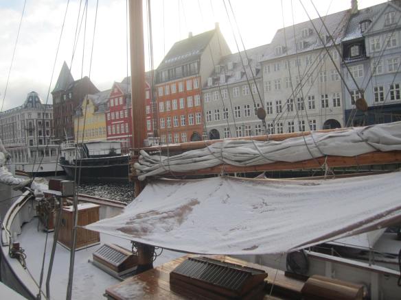 A snowy Nyhavn. :)